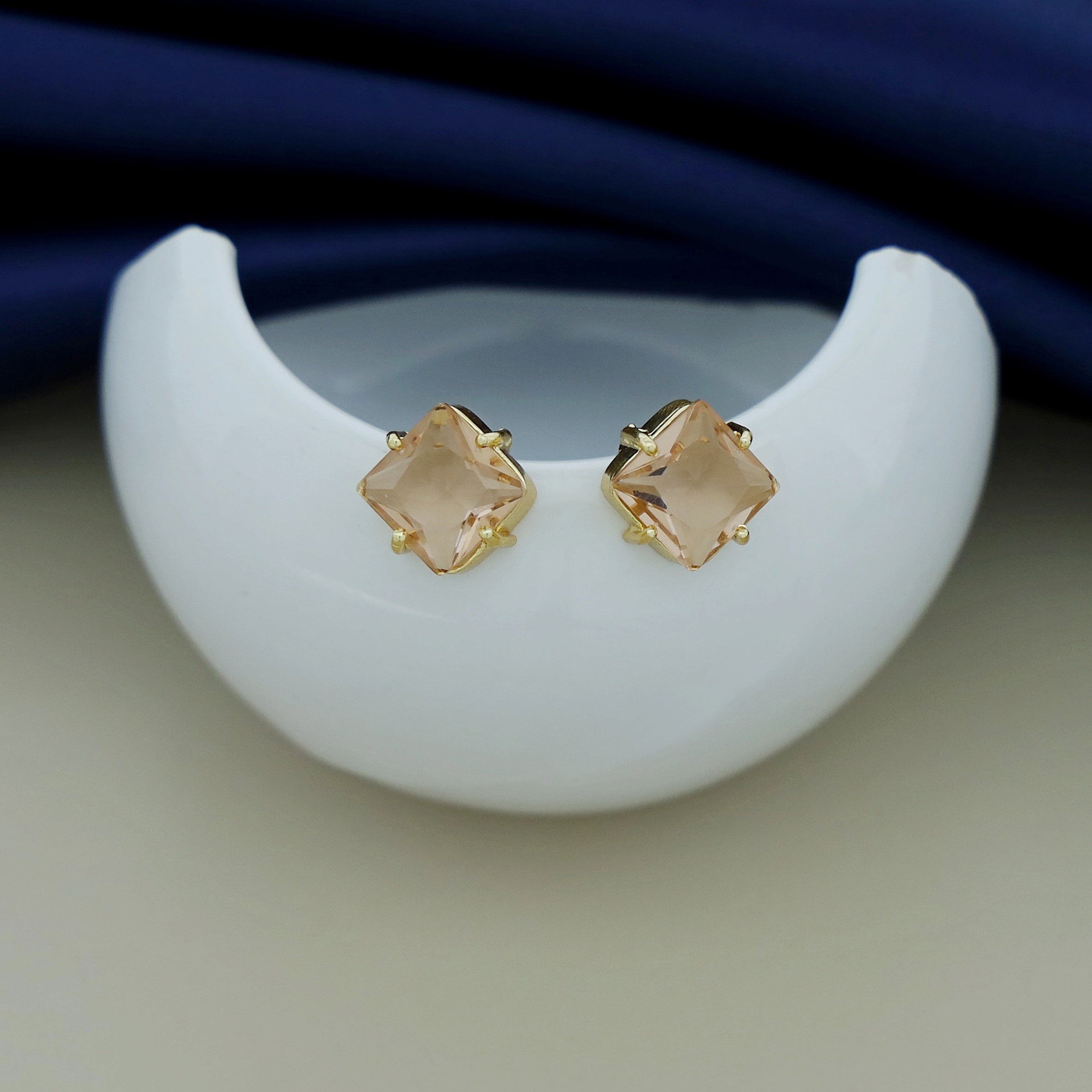 Diamond Glossy Stud